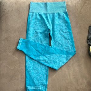 Brand pink leggings very pretty blue very comfortable size XS